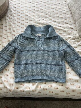 Cozy Blue Marled V‑Neck Collar Sweater Cropped